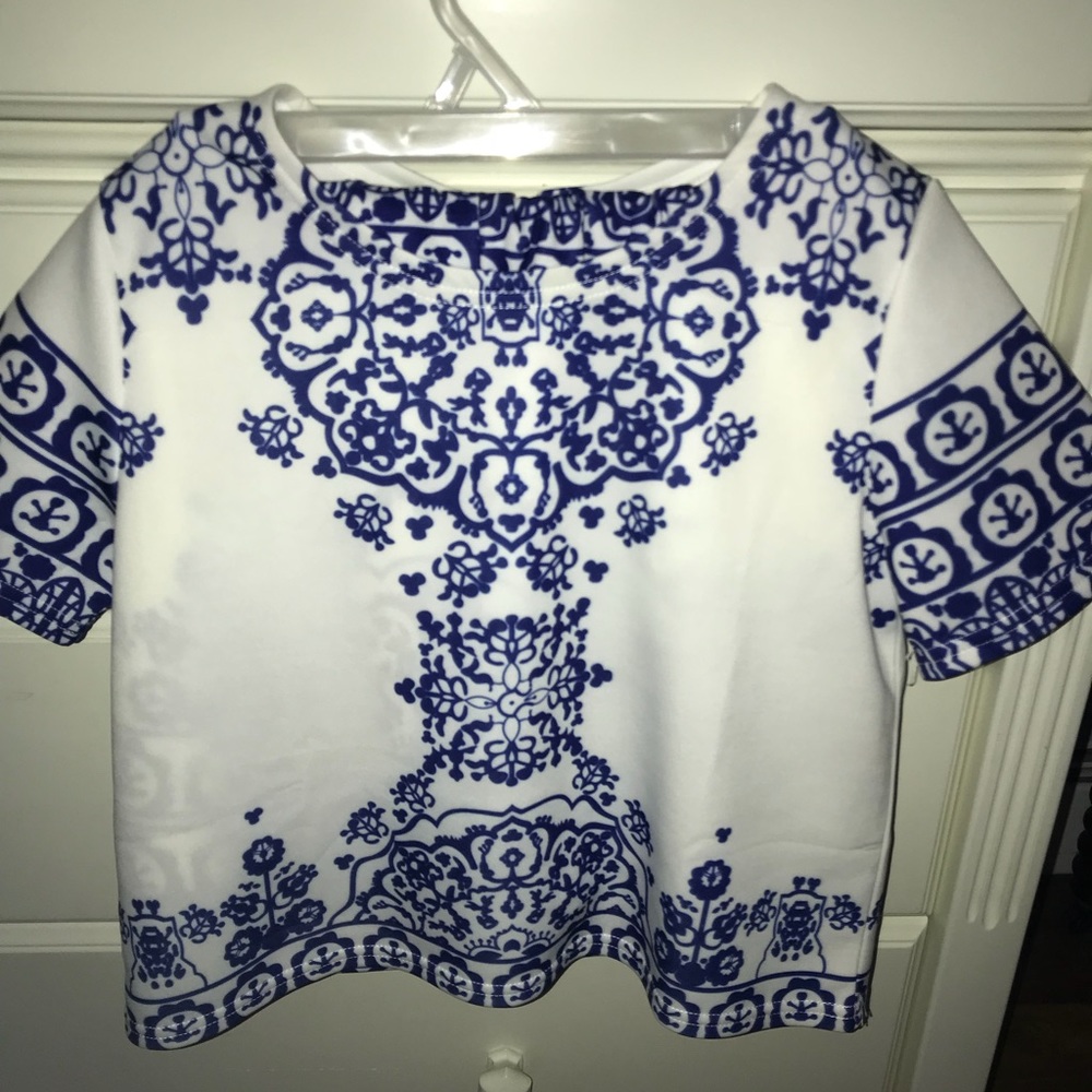 2 piece blue/white set. Size M